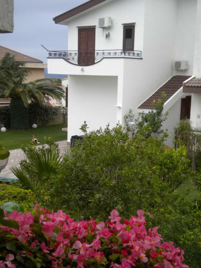 Holiday home Domusangeladue *